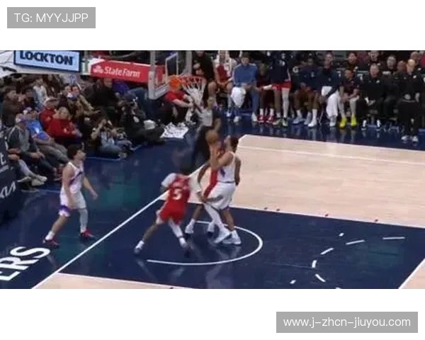 伦纳德压哨上篮稳稳命中,快船主场全场沸腾